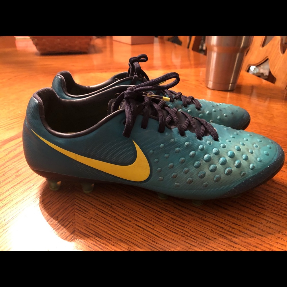Nike Magista Soccer Cleats